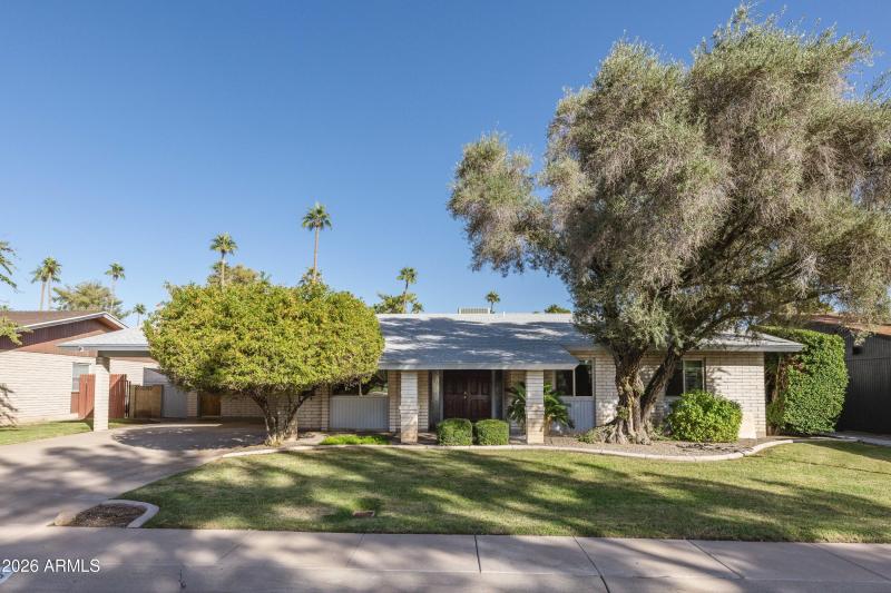 7125 N 20th Ave-7676