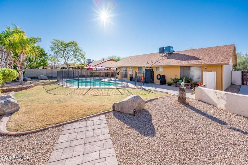 6422 W Cortez St - MLS-33