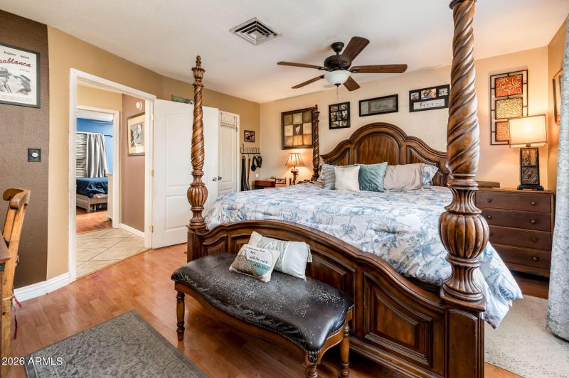 6422 W Cortez St - MLS-21