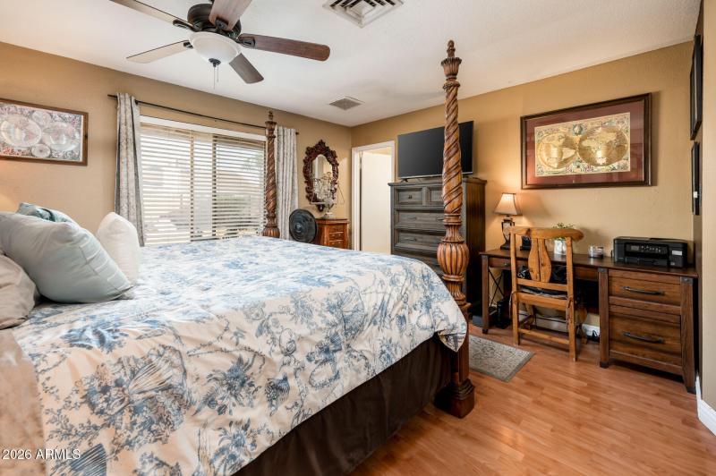 6422 W Cortez St - MLS-20