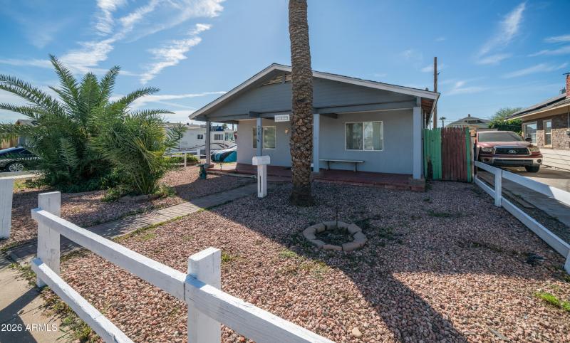 2201 W Adams St Exterior Photos-6