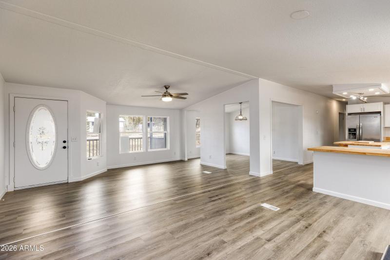 007_photo7_2312_parkinson_rd._ls_tammy_4