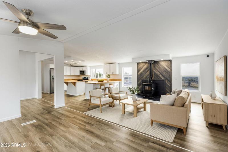 033_photo100_2312_parkinson_rd._ls