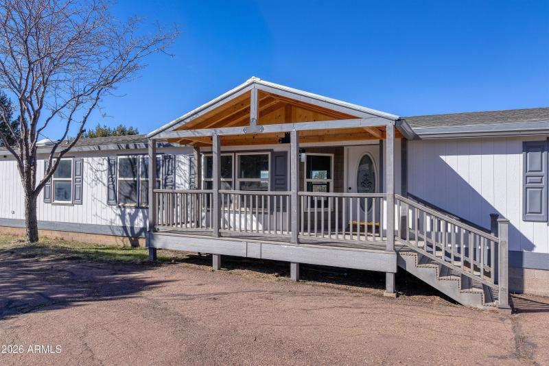 051_photo209_2312_parkinson_rd._ls_tammy