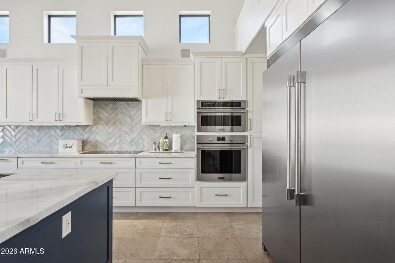 Side-by-Side Refrigerator/Freezer