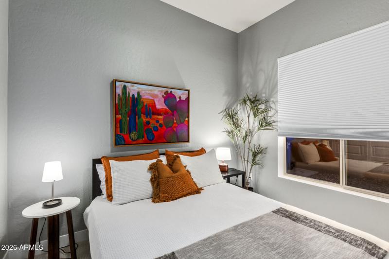 0032-32 - Red Mountain