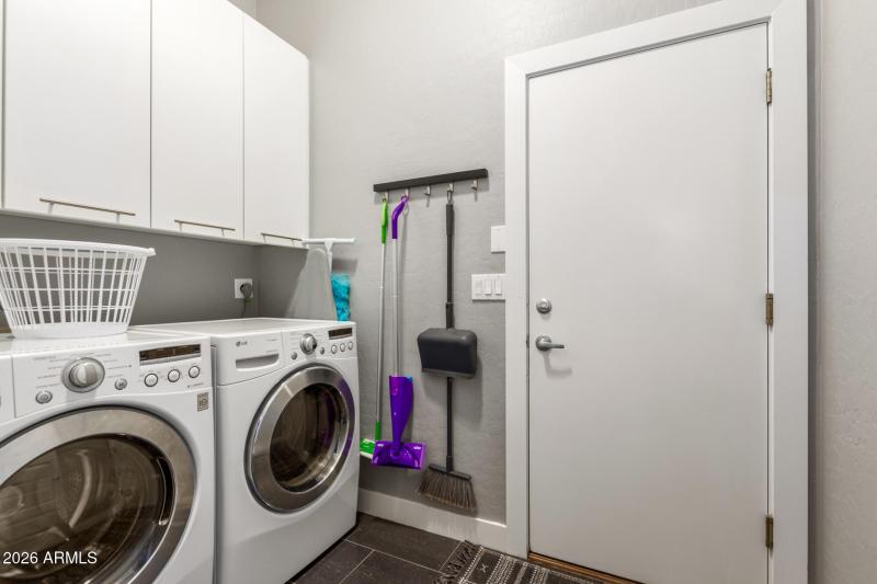 0037-37 - Red Mountain