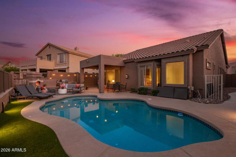 0042-42 - Red Mountain