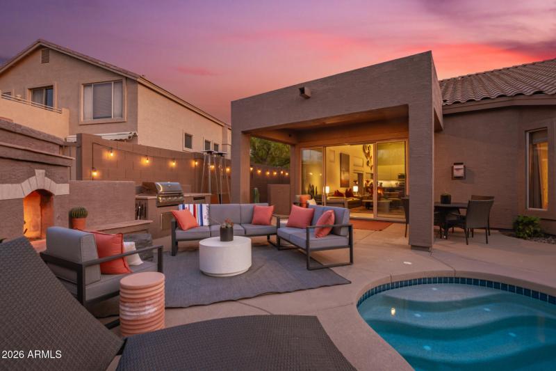 0043-43 - Red Mountain