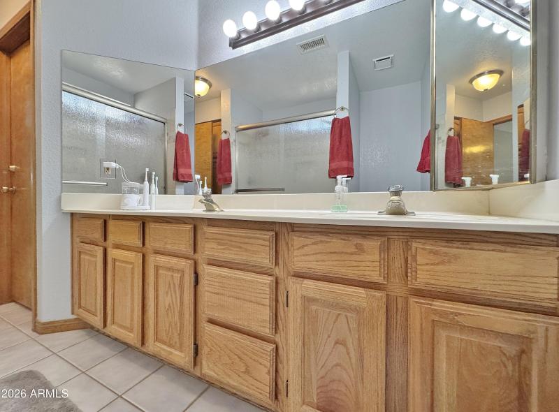 DBL Vanity Master Bath