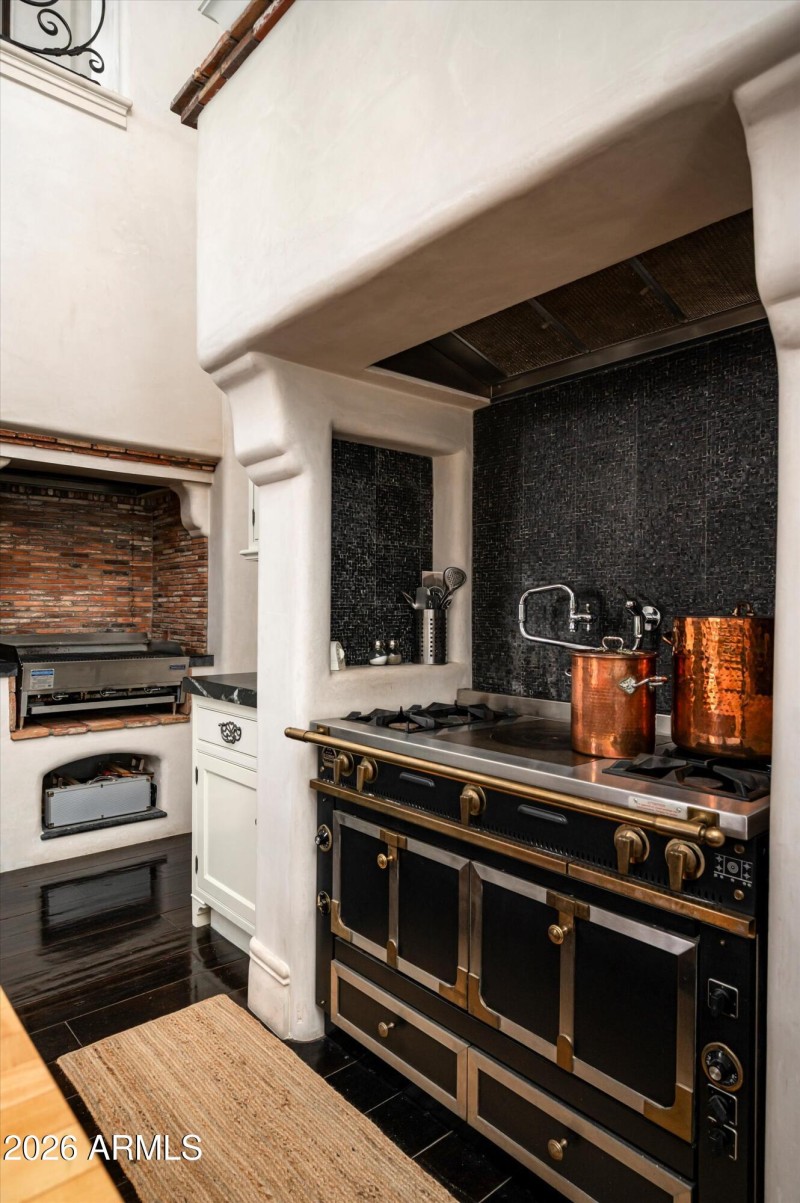 La Cornue range and Thermador grill