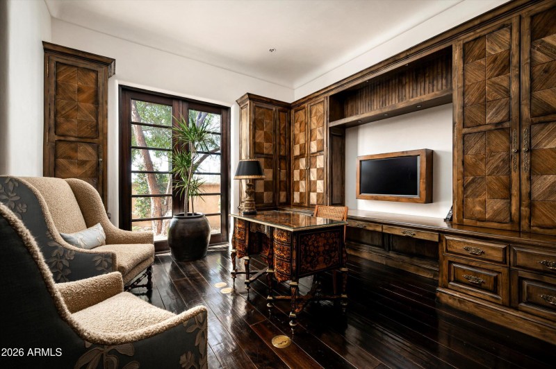 Office open to courtyard