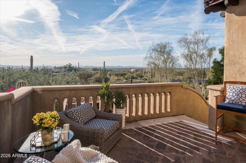 Guest suite Terrace and entrance