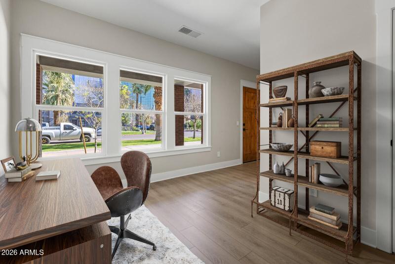 07_806_N_2nd_Ave7_mls