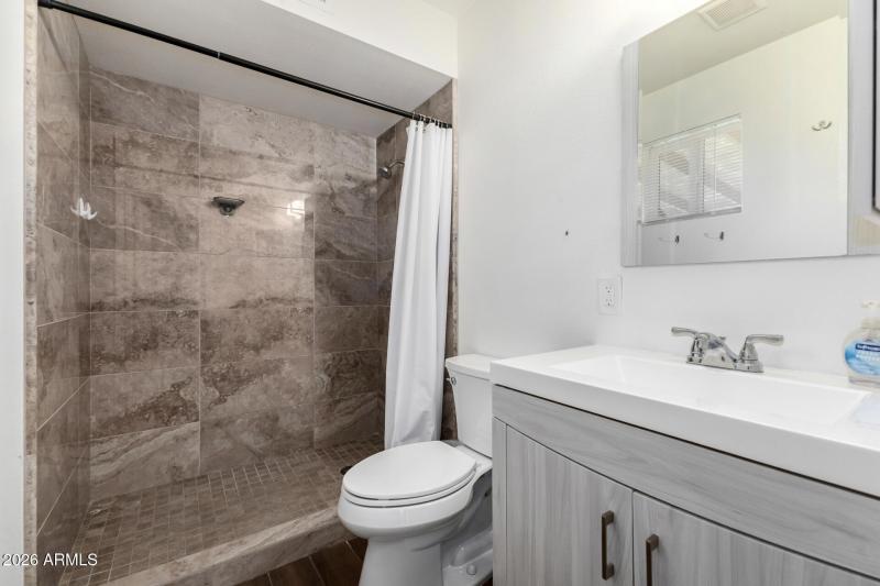 Main bedroom en suite