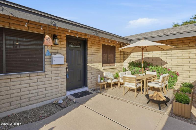 Front patio virtual staging