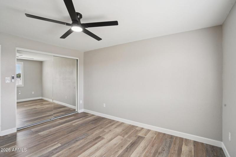 29-web-or-mls-N 15th Ave-S0303-029