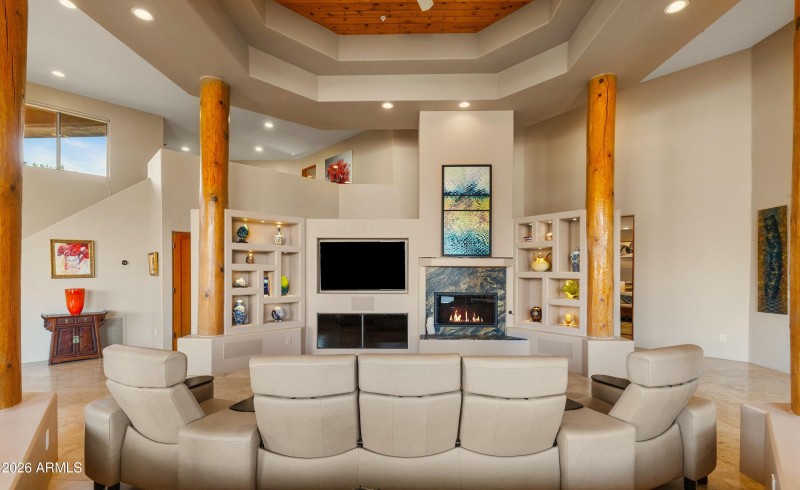 Full of Curios and Niches