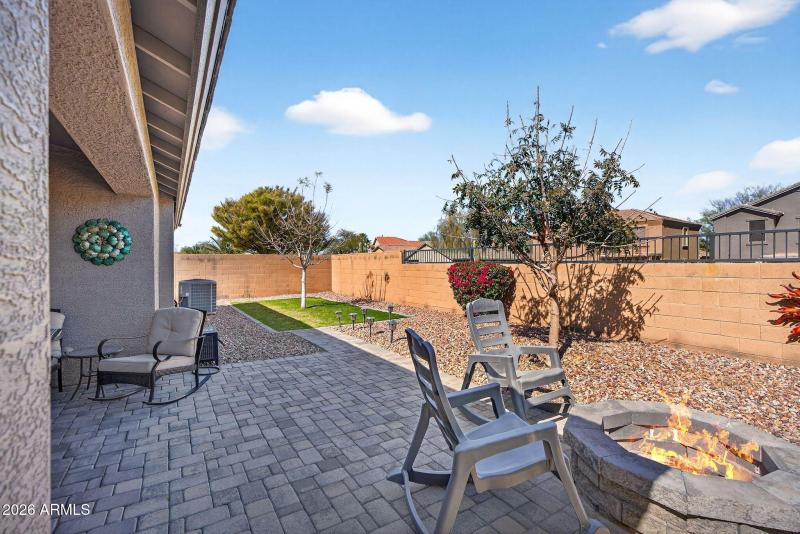 007_46-web-or-mls-70n_mountain_view_rd_4