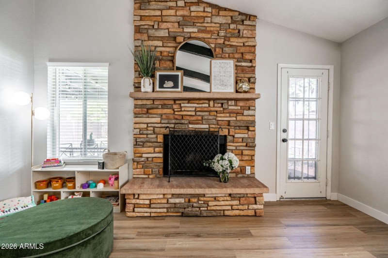 Vaulted Ceilings, Firefplace