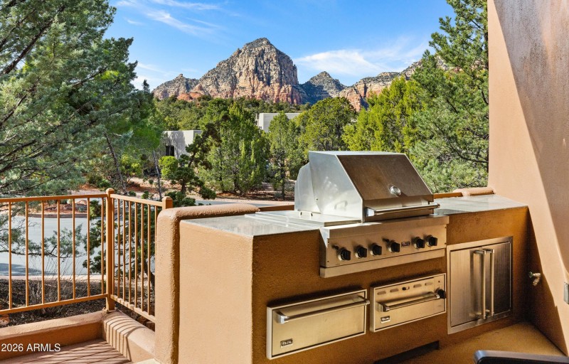 Outdoor Kitchen