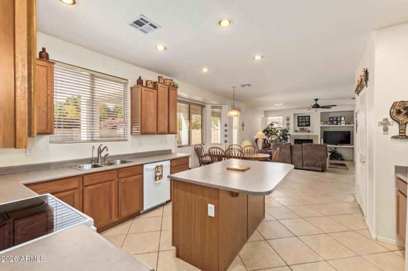 Plenty of counter & cabinet space