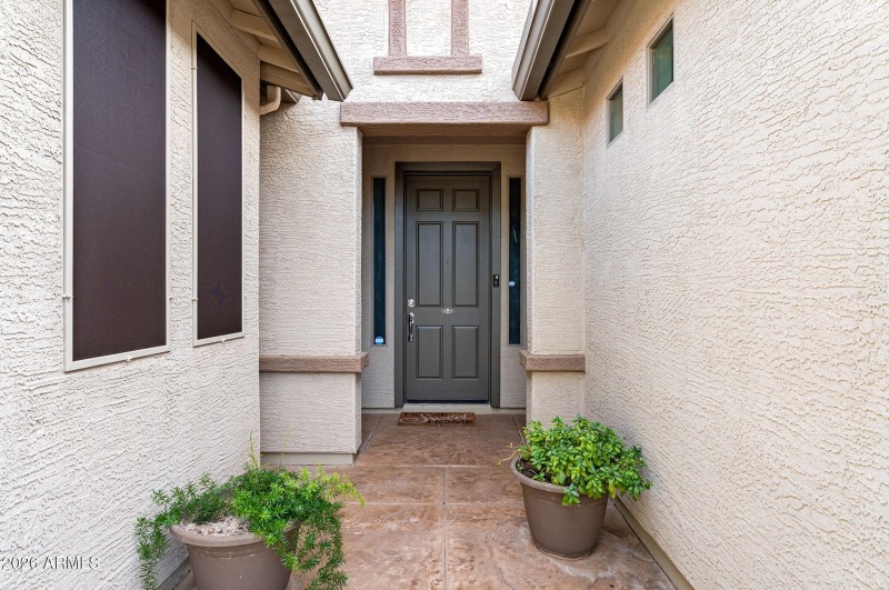 Private Front Entry!