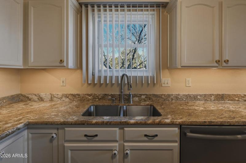 12_793d082e-f509-4c2e-82a6-650791c6c7e9