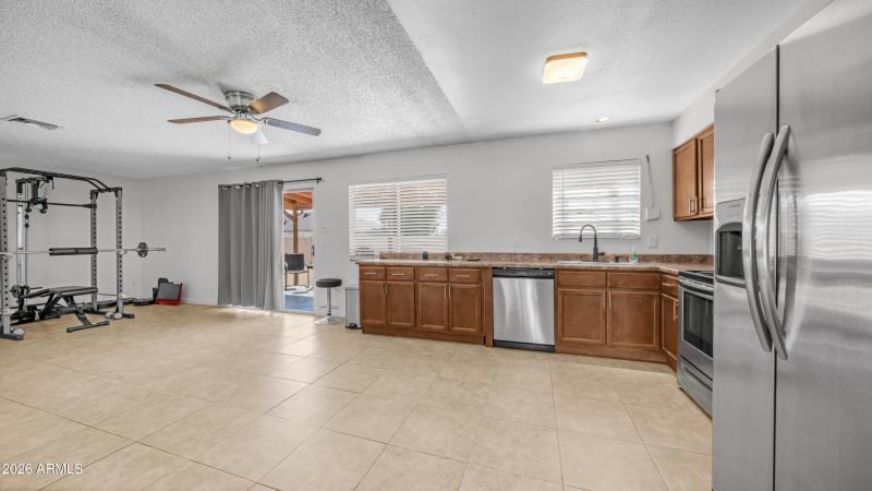 4421 W Daily St (10)