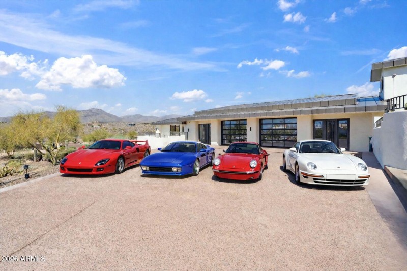 Garages for 20+ Vehicles