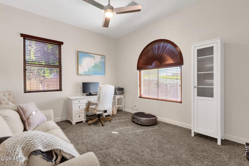 11-web-or-mls-5228-e-barwick-dr