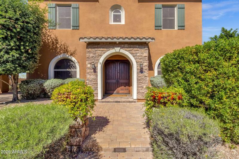 9-web-or-mls-5228-e-barwick-dr