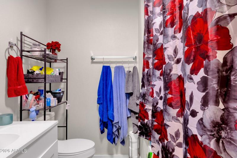 A Bedroom 1 Bathroom