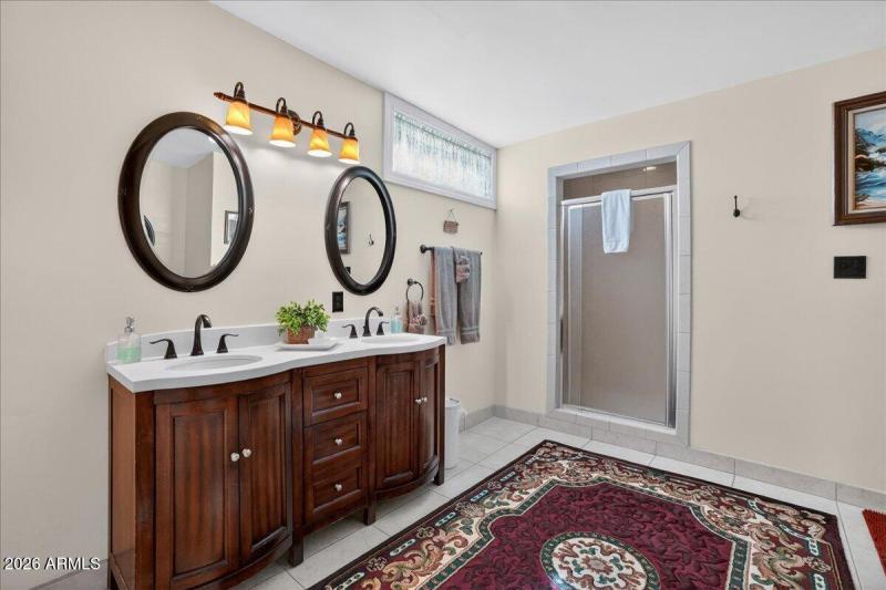 51-Bedroom 3 bathroom