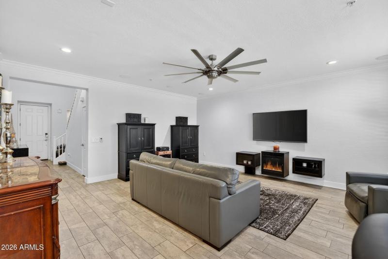 10-web-or-mls-21E Washington St 207