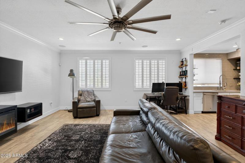 12-web-or-mls-23E Washington St 207