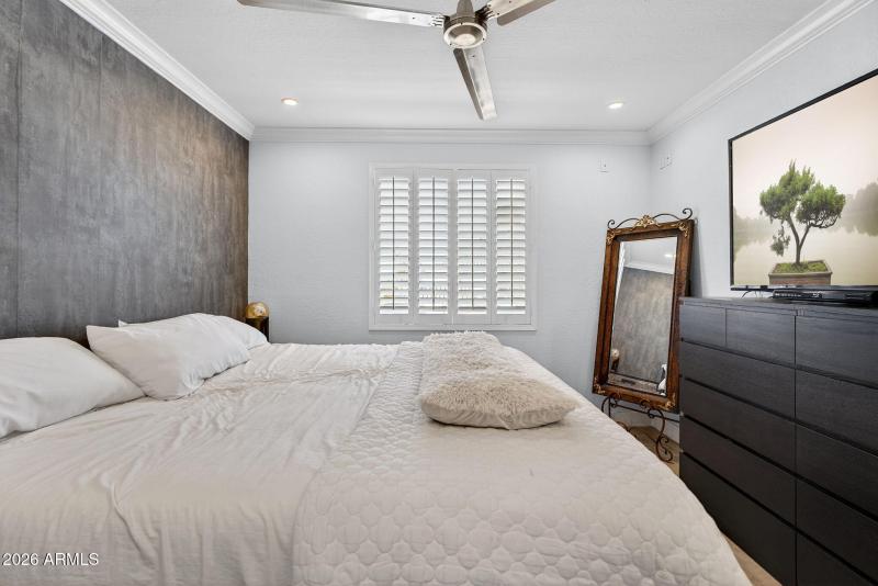 26-web-or-mls-44E Washington St 207