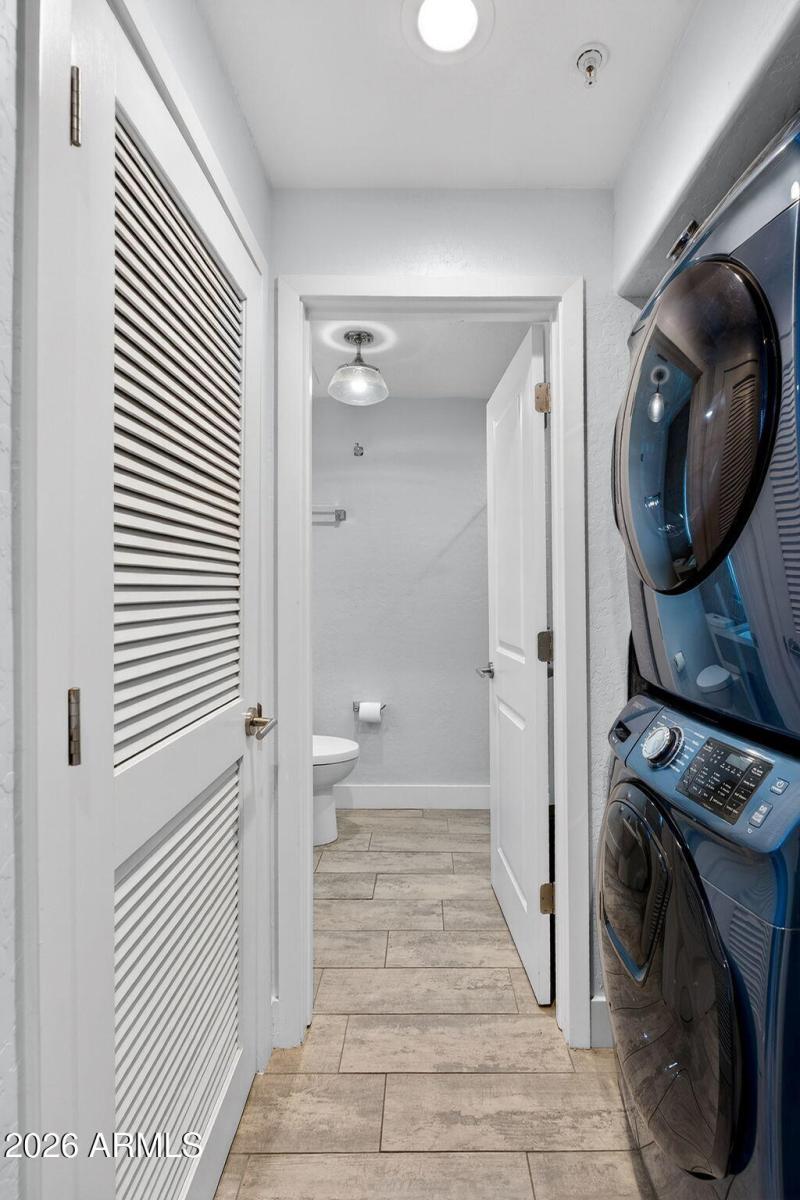 37-web-or-mls-30E Washington St 207