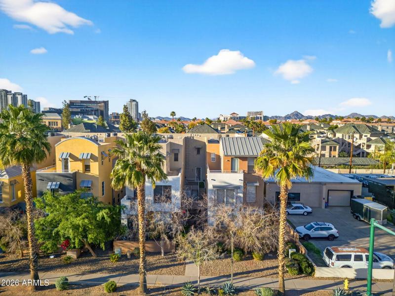 41-web-or-mls-07E Washington St 207