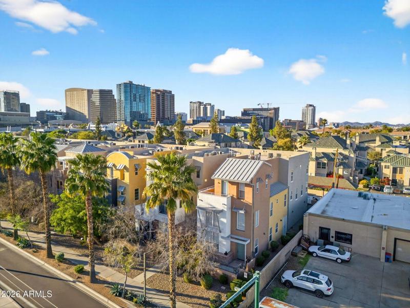 46-web-or-mls-05E Washington St 207