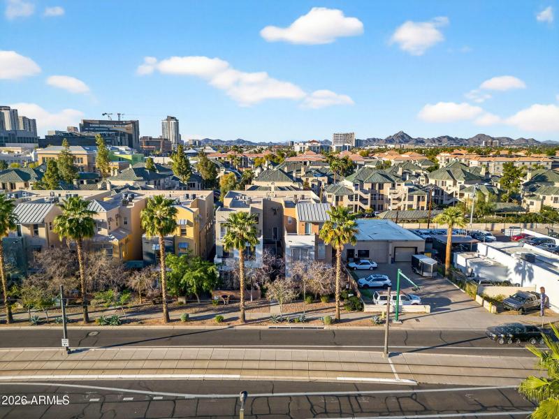 47-web-or-mls-09E Washington St 207