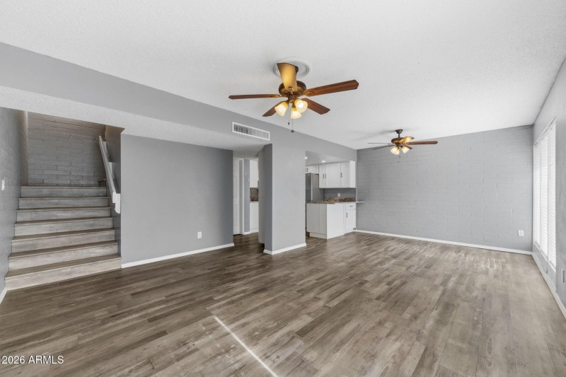 005__1828 W Tuckey Ln unit 8