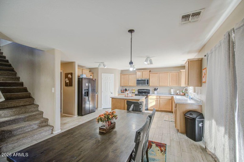 Blazen_Dining room_Kitchen