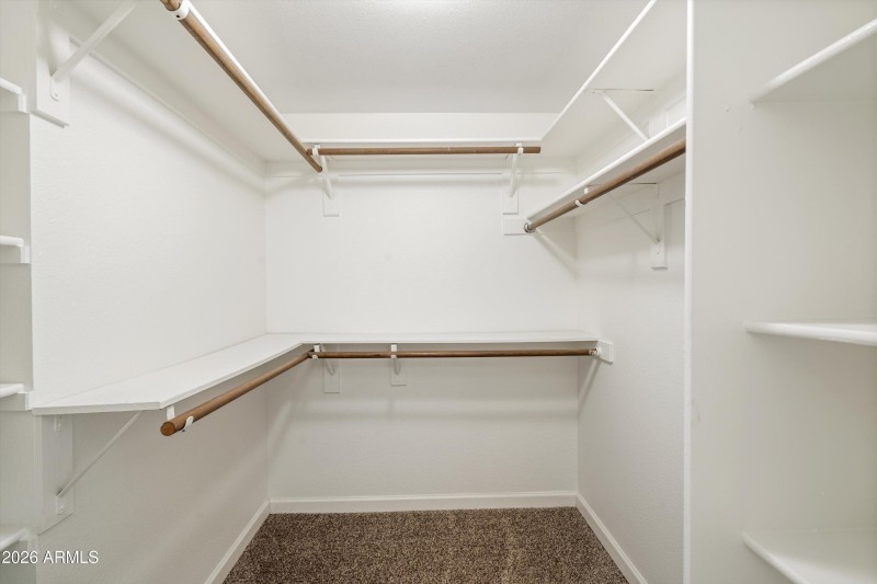 14-Walk-in Closet