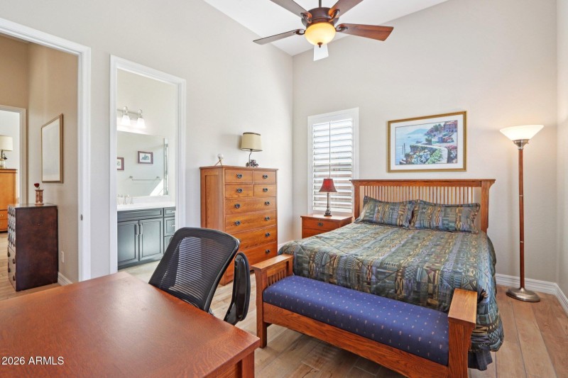 25-web-or-mls-S 188th Pl-S0403-025