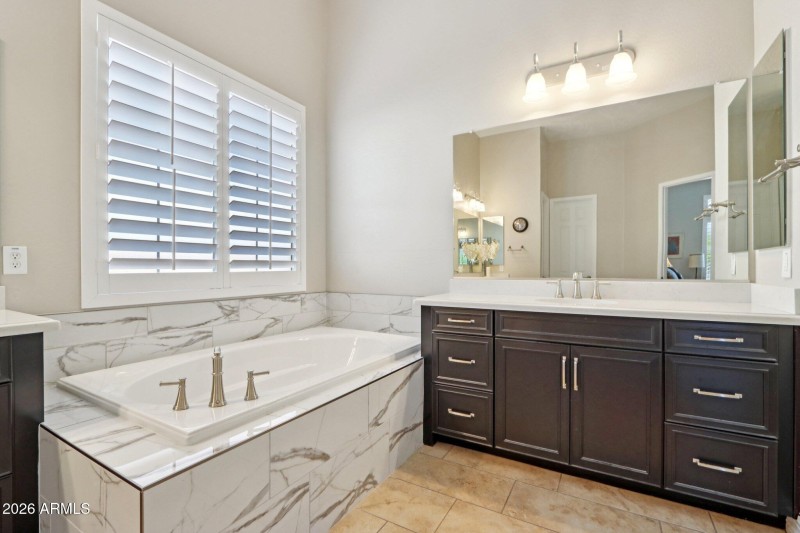 40-web-or-mls-S 188th Pl-S0403-040