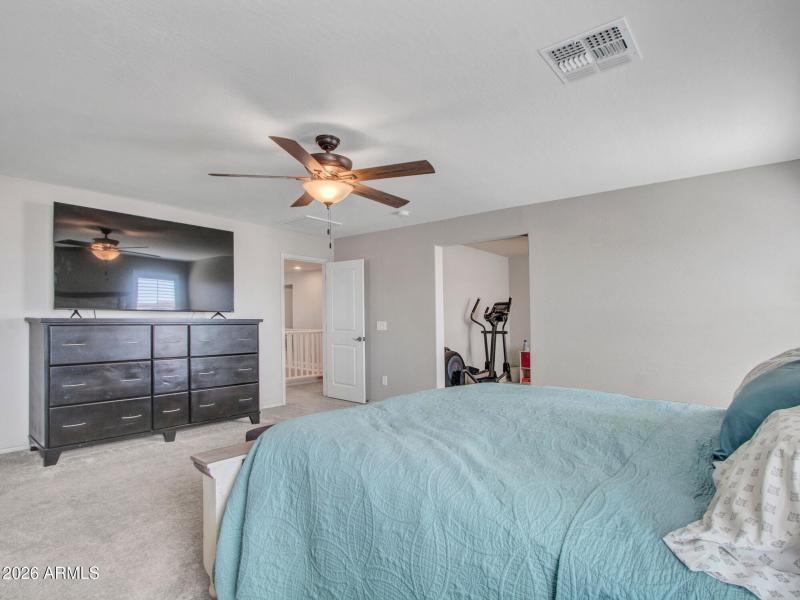 16-Primary-Suite-(4)