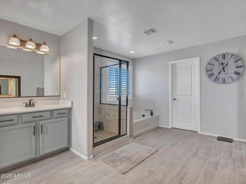 16-Primary-Suite-(6)