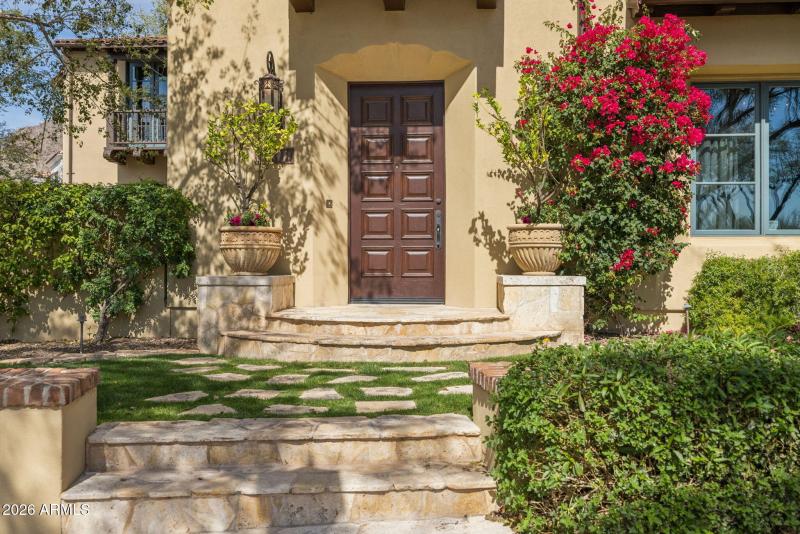 7-web-or-mls-10310-e-sierra-pinta-dr