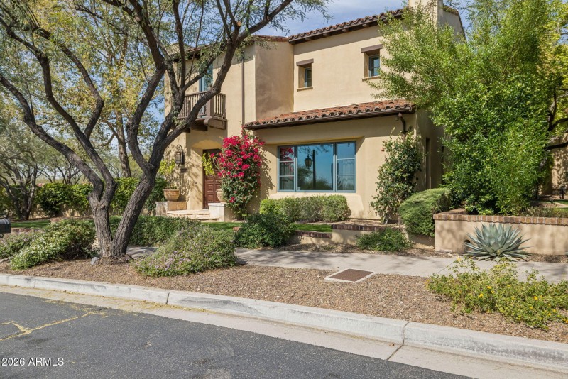 9-web-or-mls-10310-e-sierra-pinta-dr